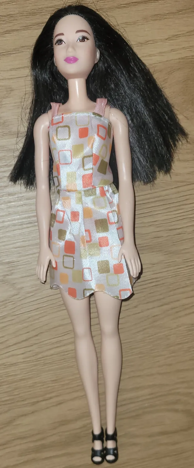Asian Barbie 30cm