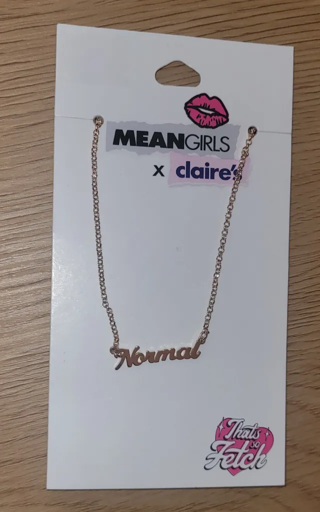 Mean Girls x Claire's halskjede "Normal" gullfarget