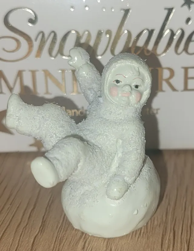 Snowbabies Miniatures  "Don't Fall Off"