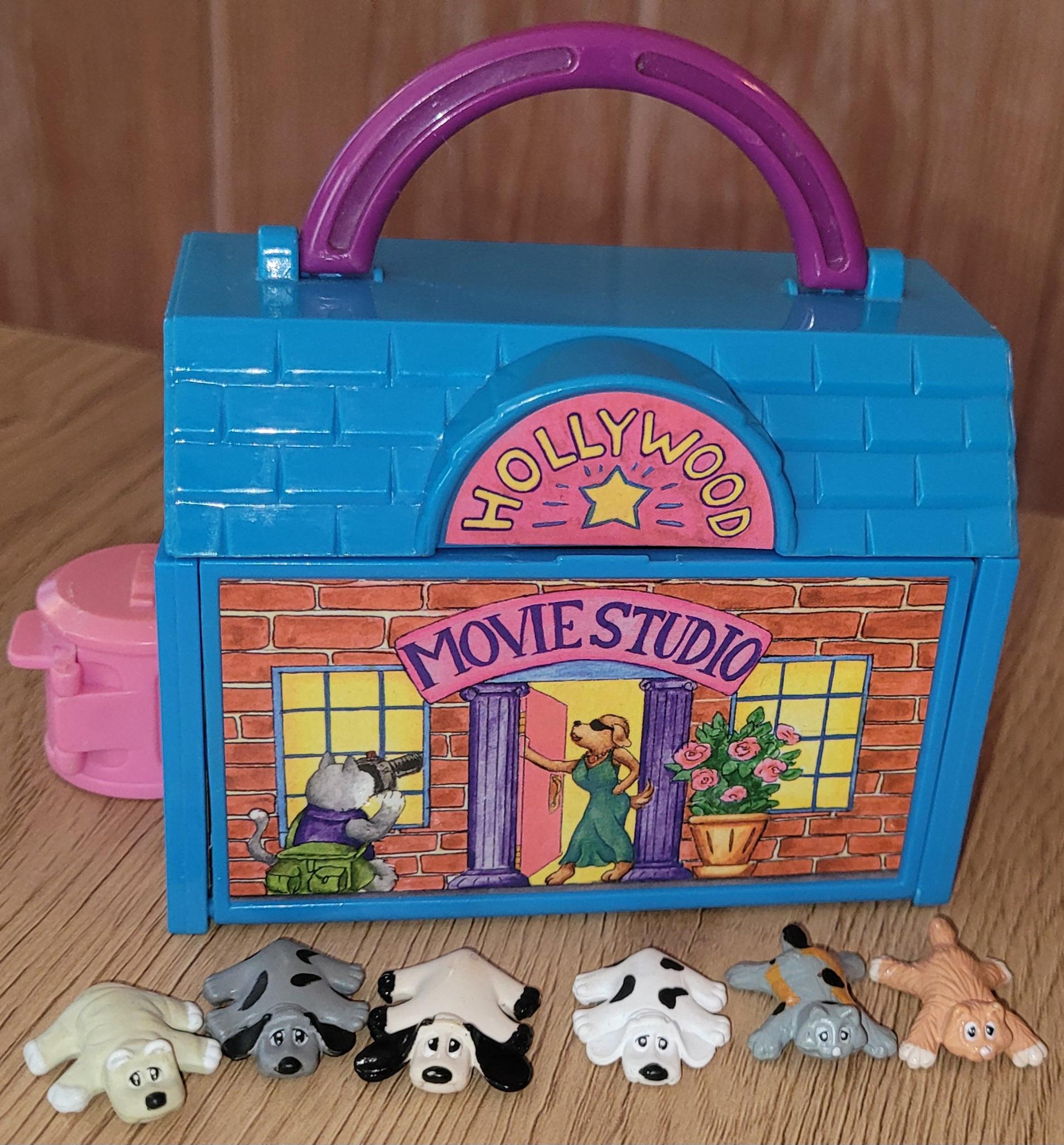 Pound Puppies filmstudio lekehus med 6 figurer