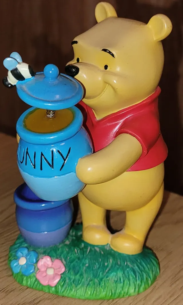 Vintage Ole Brumm pyntefigur med  vippende krukkelokk