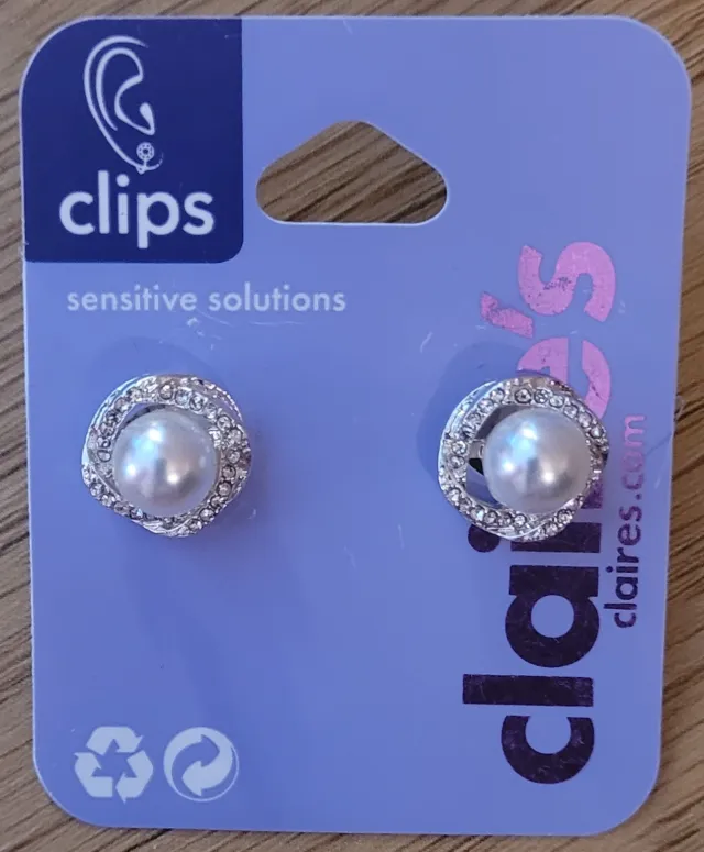 Klips-øredobber sølvfargede med syntetisk perle Claire's
