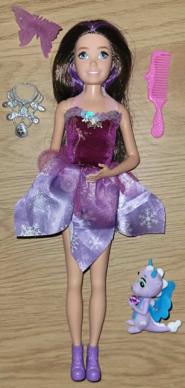 Barbie Skipper. dukke med fe-kjole og tilbehør