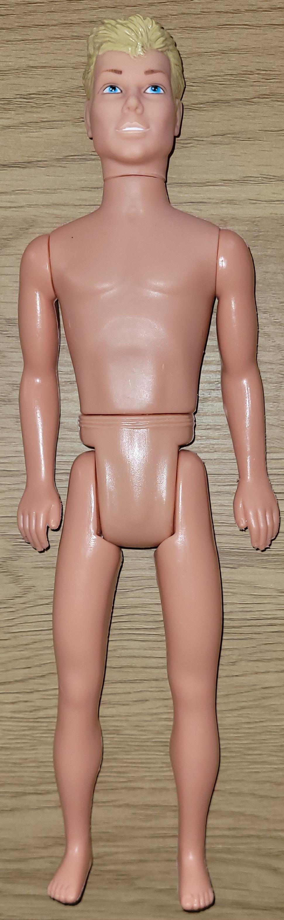 Blond dukkemann uten klær/tilbehør. 30cm