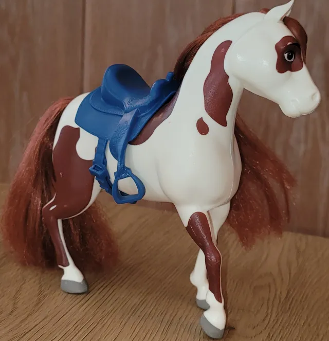 Spirit hest med blå sal