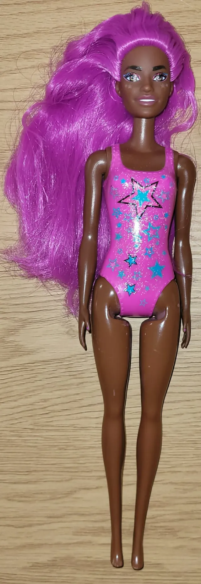 Barbie Color Reveal dukke med lilla hår