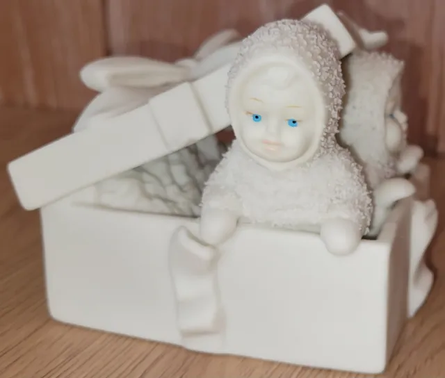 Snowbabies "Winter Surprise"