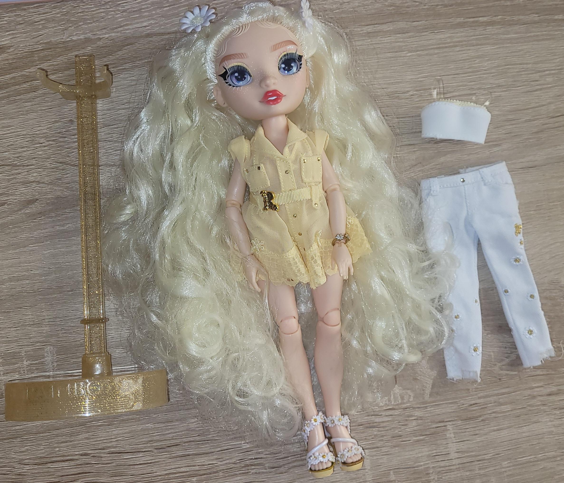 Rainbow High Delilah Fields 30cm