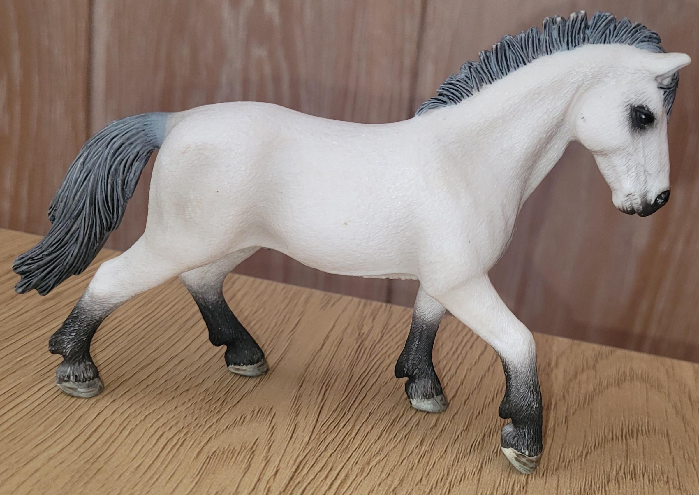 Schleich hest Camargue 2011
