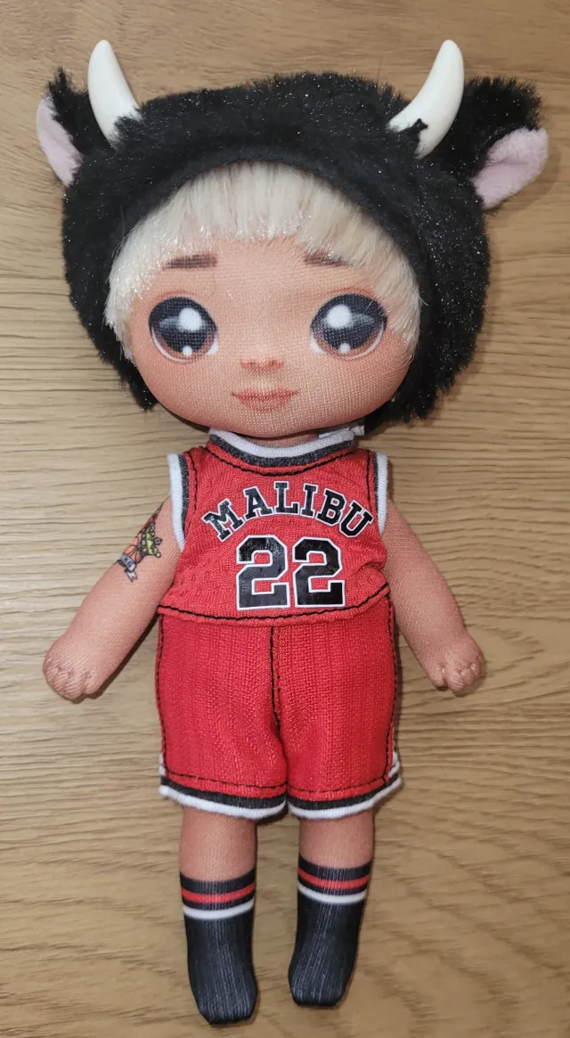 Na! Na! Na! Surprise "Tommy Torro" 17cm