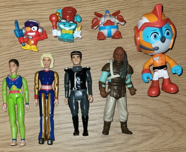 Figurpakke med diverse små figurer, vintage og nytt