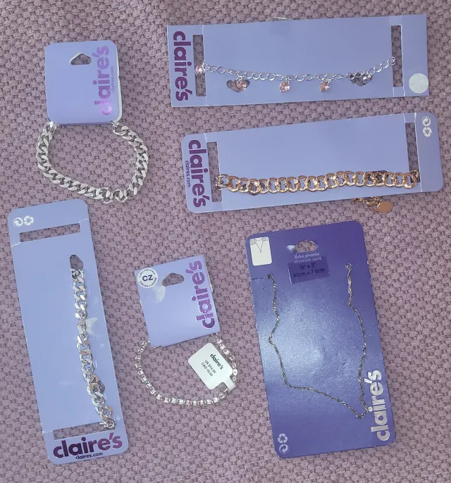 Kvart adventskalender - ubrukte halskjeder og armbånd fra Claire's
