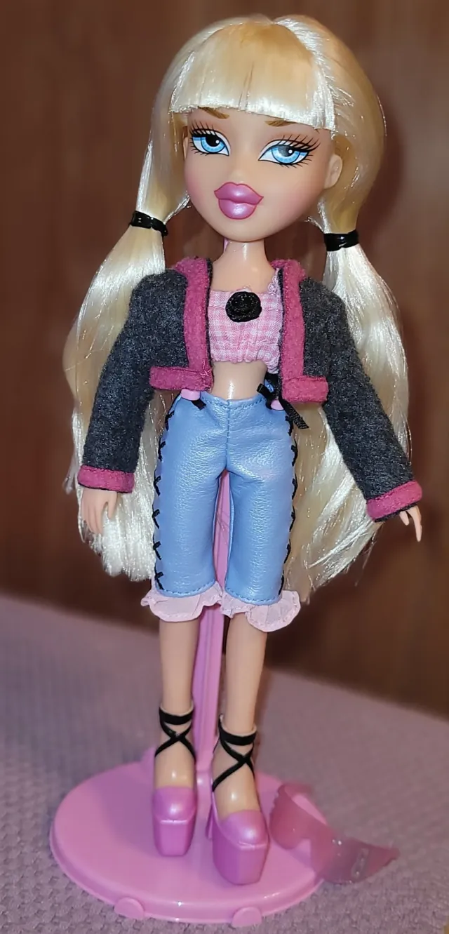 Bratz Goin' Out Cloe - med bevegelige håndledd/albuer og prima hår