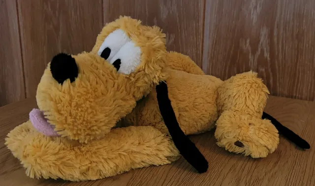 Disney Pluto - mellomstor liggende bamse