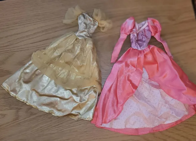 Disney vintage prinsessekjoler til motedukker - Ariel (1998) og Belle (1991)