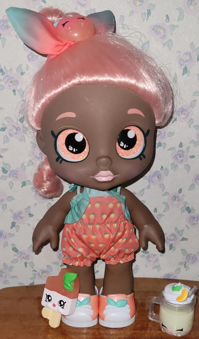 Kindi Kids "Summer Peaches" dukke 28cm