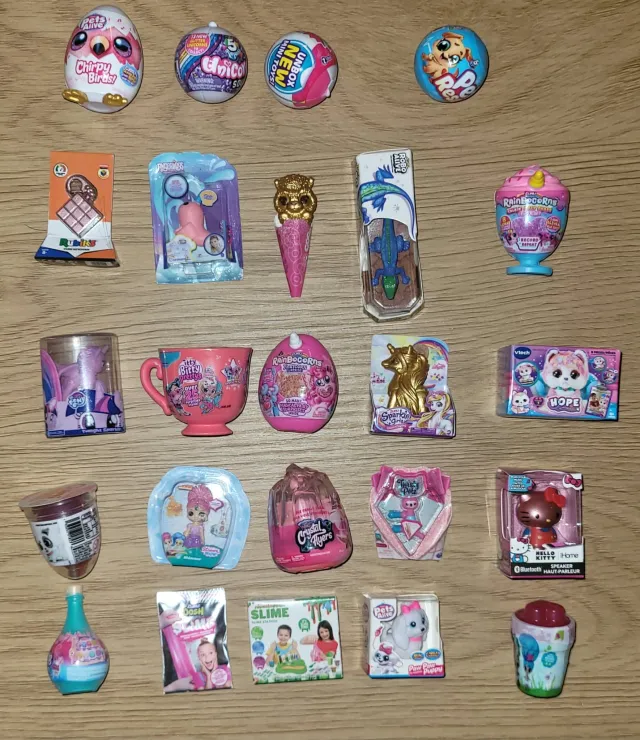 Mini Brands - 24-gavers DIY adventskalender, lekeserien