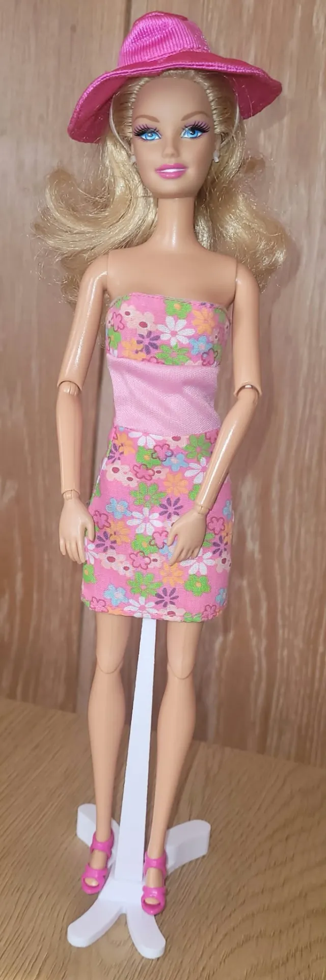 Barbie ride- og sykledukke med vintage antrekk