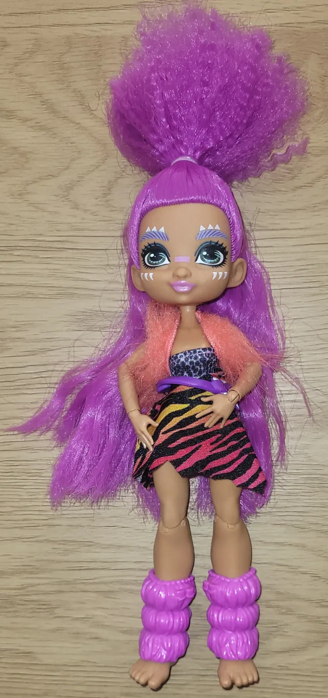 Cave Club "Roaralai"-dukke 20cm