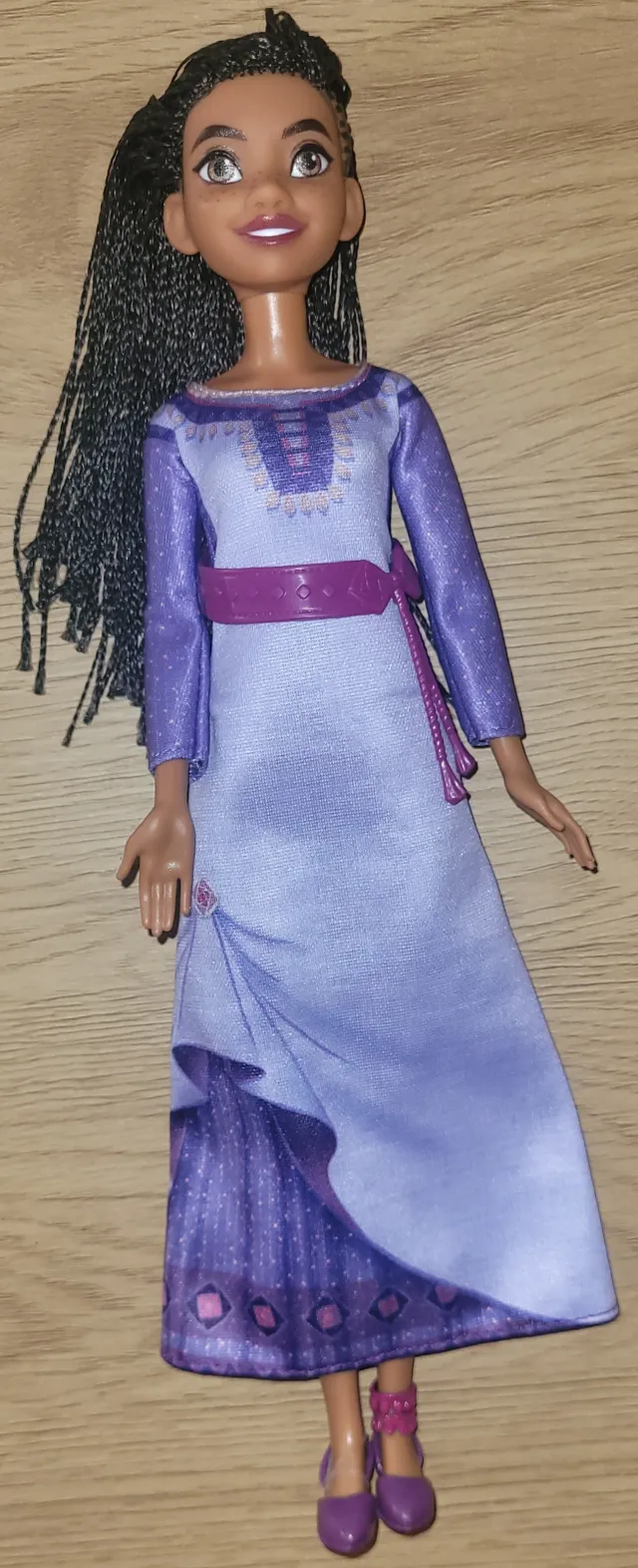 Disney Wish Asha syngende dukke (engelsk tale) 28cm