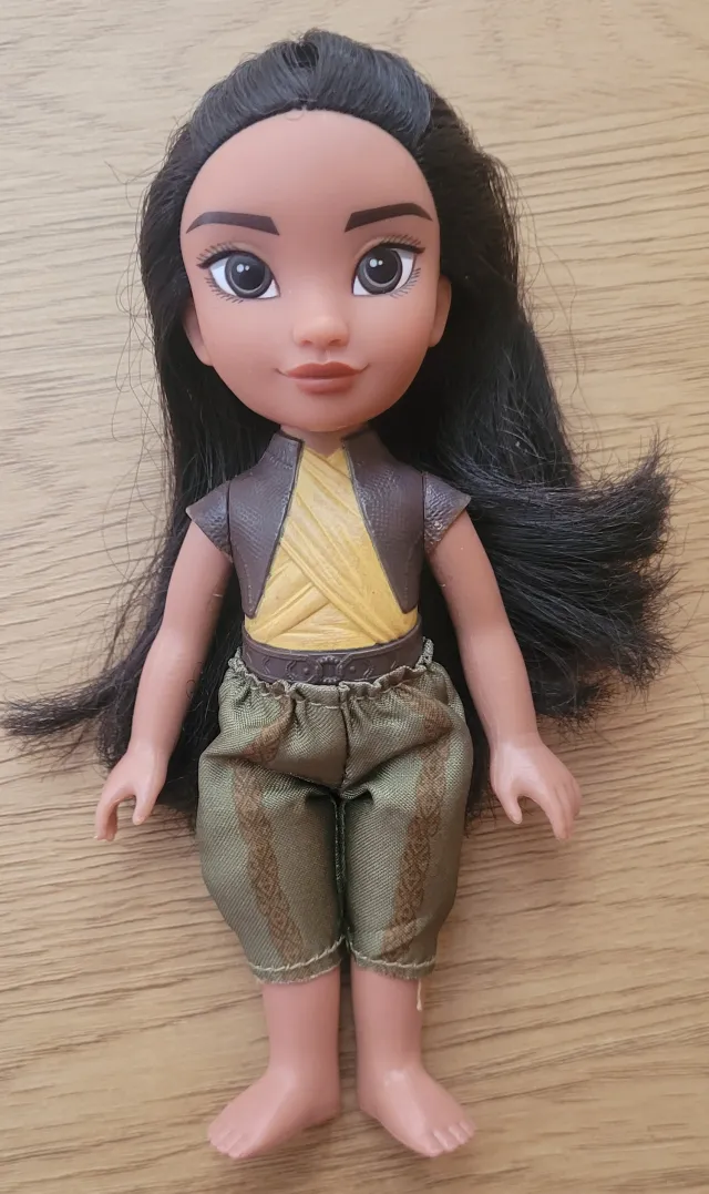 Disney "Raya"-dukke 15cm