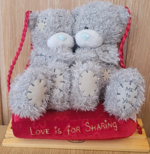 Tatty Teddy Love is for sharing hengende bamser