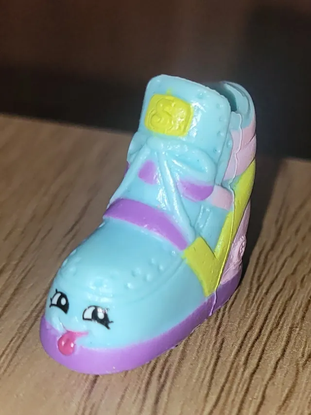 Shopkins-figur "Sneaky Wedge"
