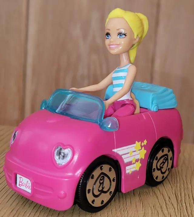 Barbie On the Go - minidukke og batteridrevet bil
