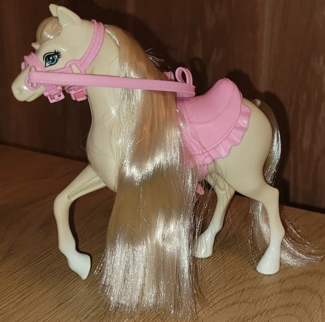 Barbie hest med sal og grime til Chelsea-dukke
